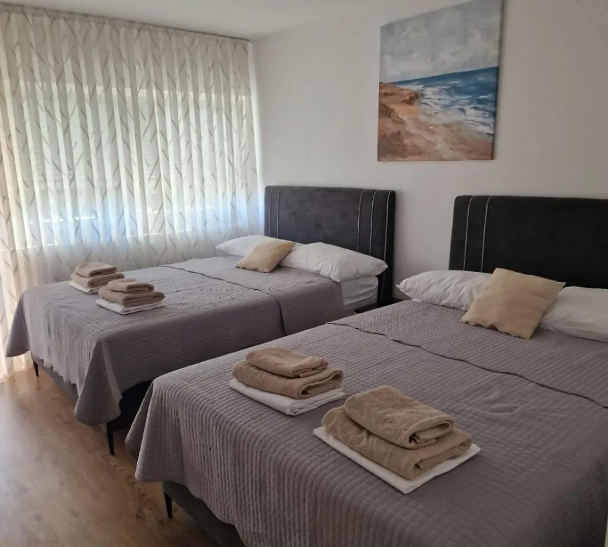 Hotel Riviera, Starigrad Paklenica location